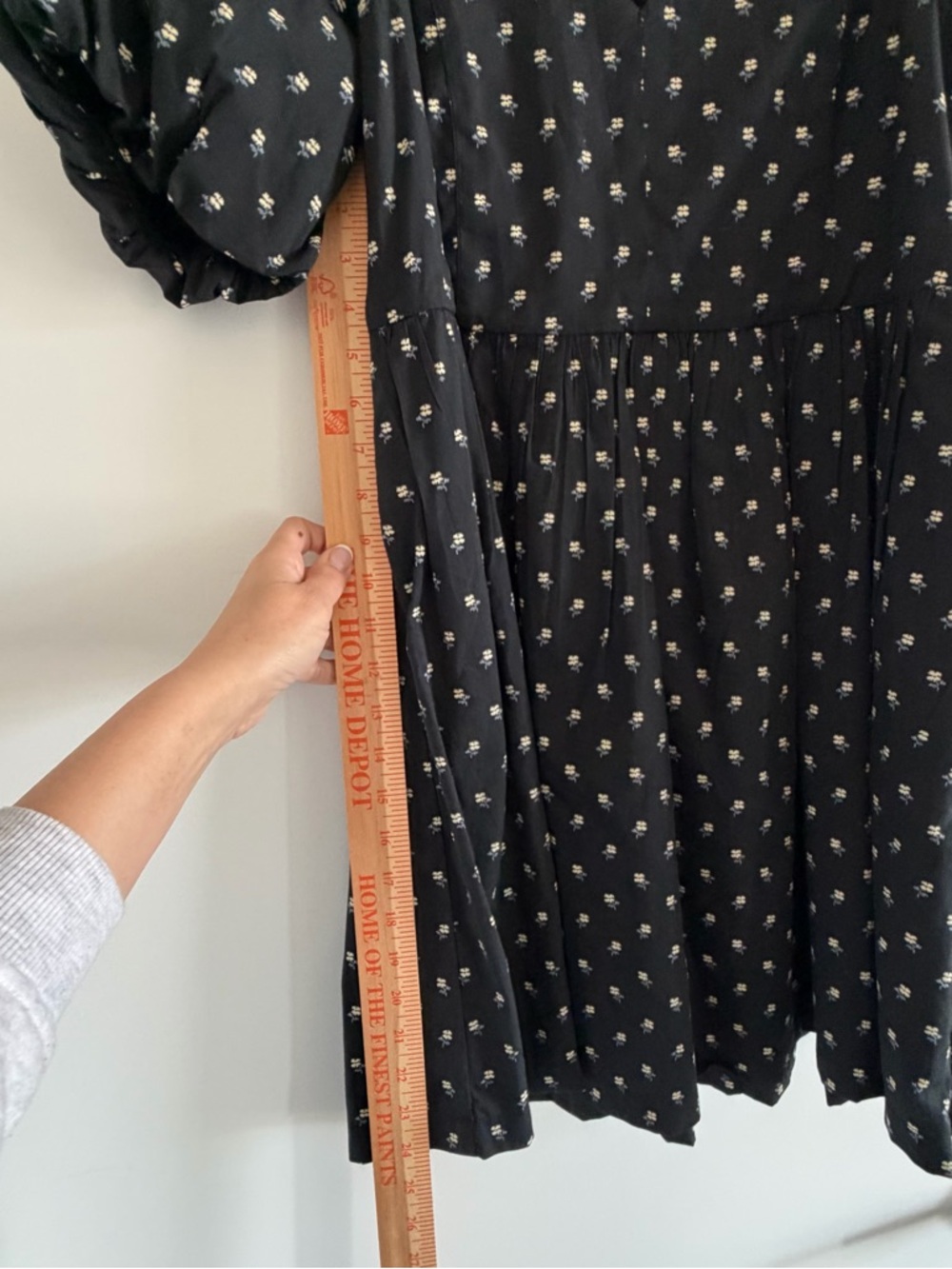 NWT Madewell Black V-Neck
Puff Sleeve Mini Dress with mini floral size M - Picture 11 of 16